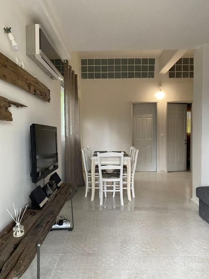 Laguna -house By The *