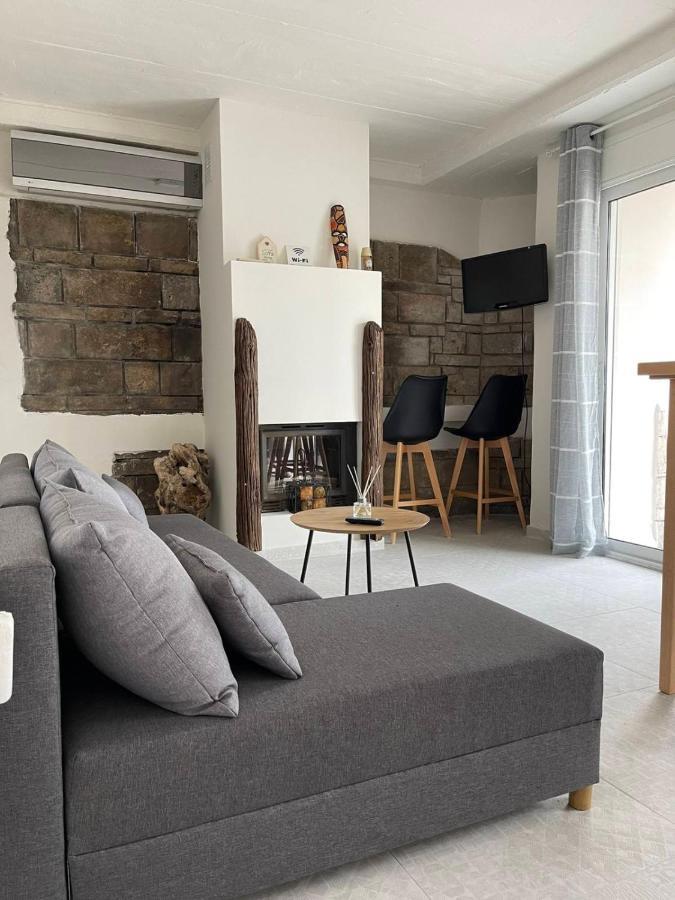 Laguna -house By The * Karavomilos (Central Greece)