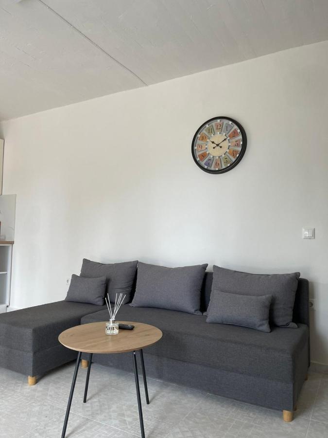Apartment Laguna -house By The